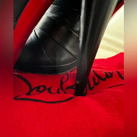 *SOLD*Christian Louboutin Drapicone Leather Heels 👠 - Picture 2 of 13